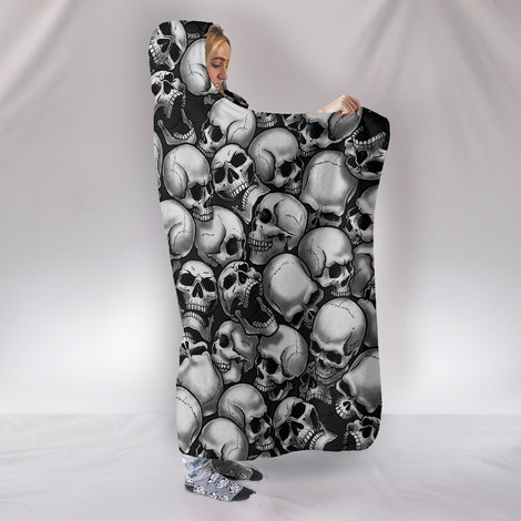 Skull Pile Hooded Blanket - Black & White