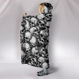 Skull Pile Hooded Blanket - Black & White